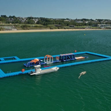 Parc aquatique flottant