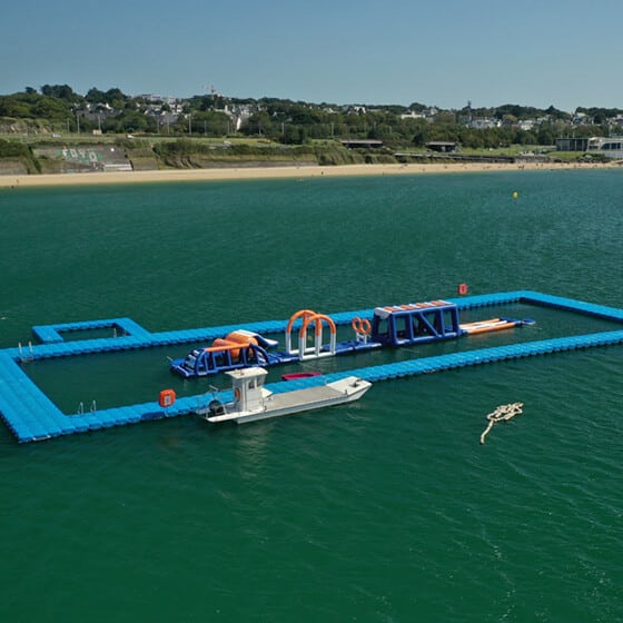 Parc aquatique flottant
