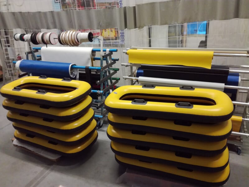 Bateaux glisse gonflables et étanches pour toboggan
