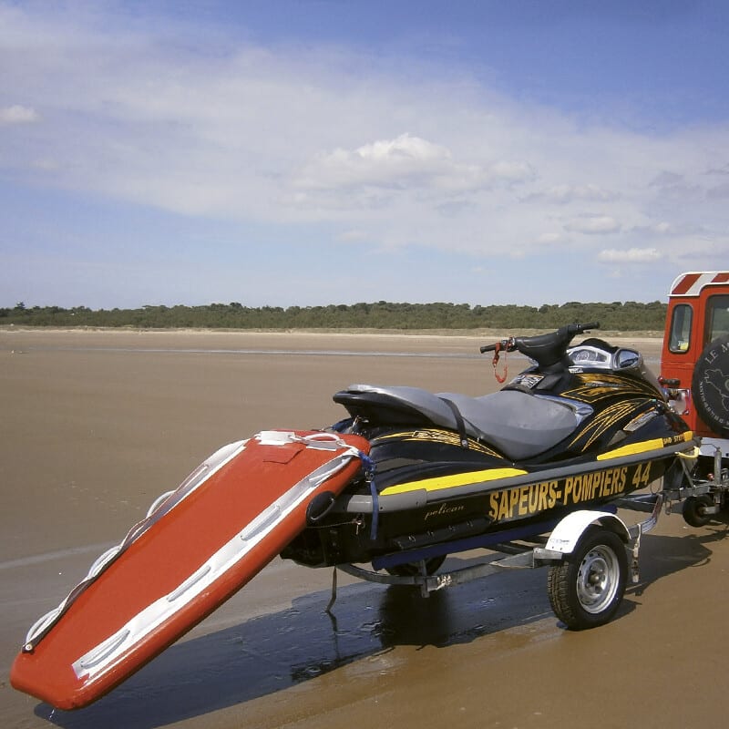 photo d'une planche de secours gonflable EcoCréation pour le secours en mer