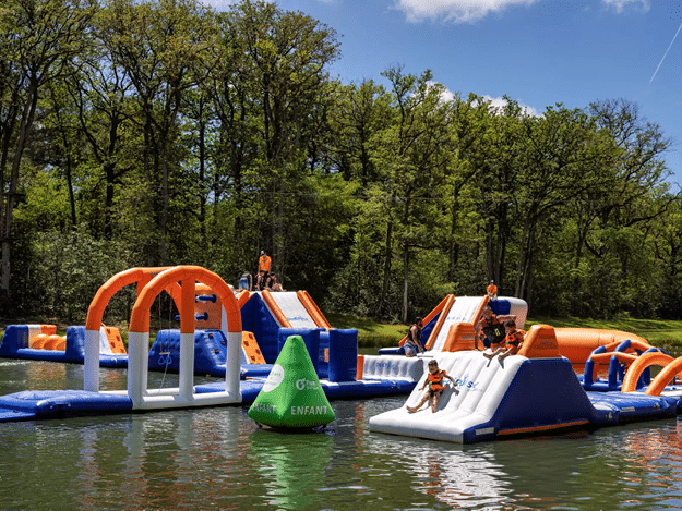 Structures gonflables BimB'Pulse par Eco Creation pour parcours aquatique flottant pour parcs aquatiques de type aquapark