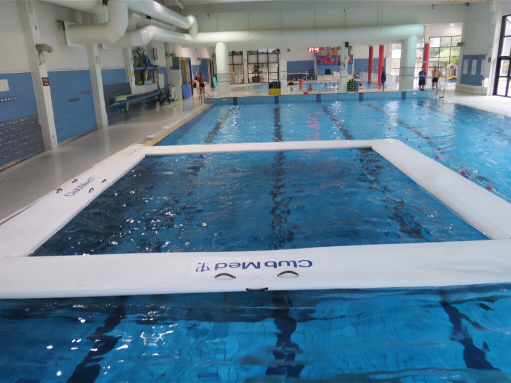Délimitation de baignade et piscine flottante gonflable pour piscine