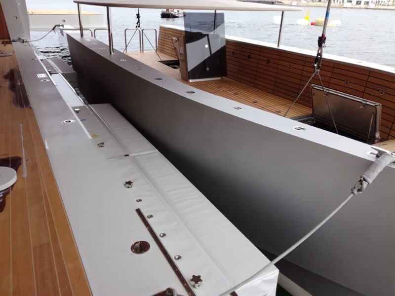 PARE BATTAGES YACHT