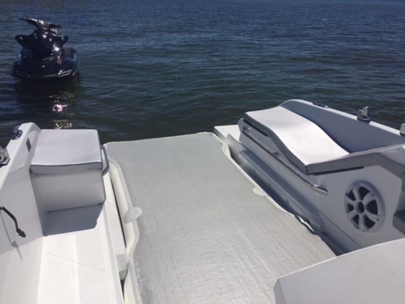 Ponton gonflable pour Yacht