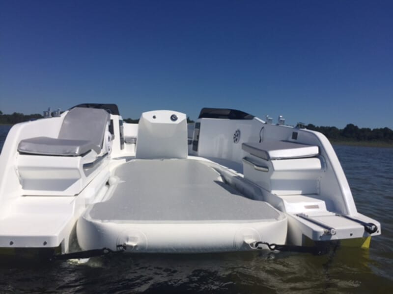 Ponton gonflable pour Yacht