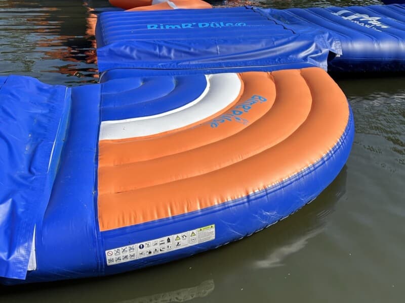 Connexion virage pour parcours aquatique gonflable