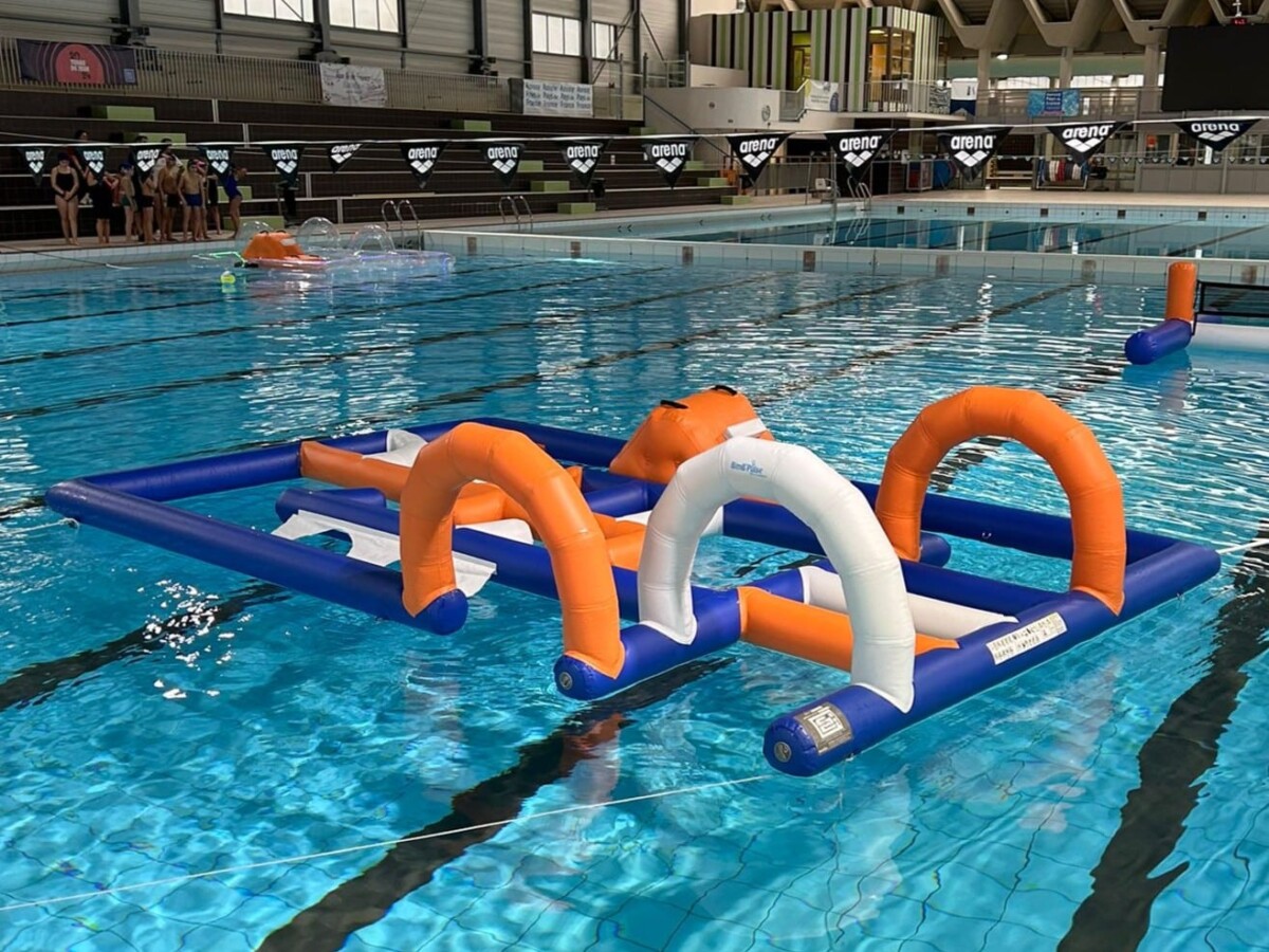 Parcours pédagogique gonflable pour l'apprentissage de la nage