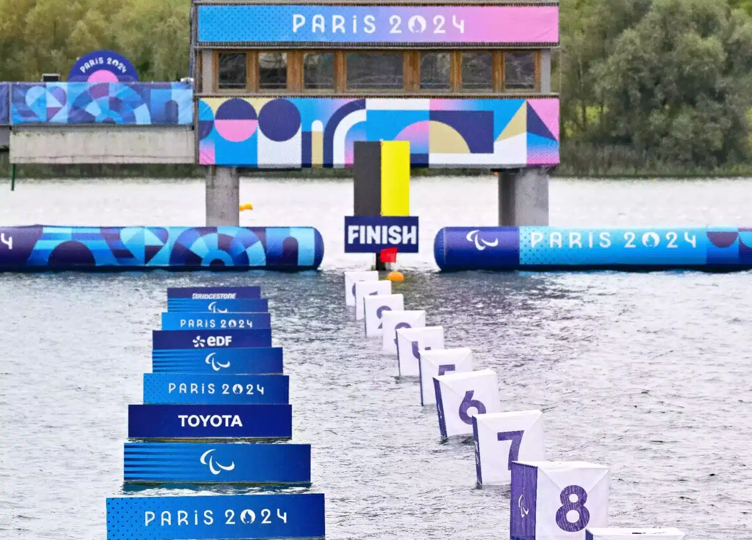 Flotteur gonflable "Look of the Game" Jeux Paris 2024 - courses d'aviron JO